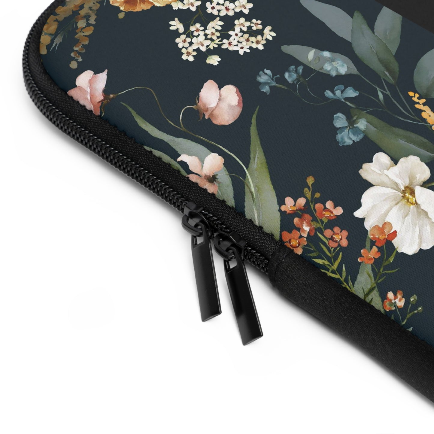 He Made Everything Beautiful (Traditional Chinese Bible Verse) Floral Laptop Sleeve (Sizes 7”, 10”, 13”, 15”, 17”) 神按其時而成為美好系列花卉筆記本電腦保護套 - THE LITTLE BIG TREE